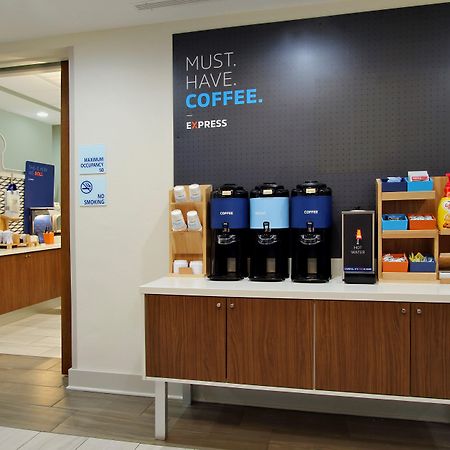Holiday Inn Express Morgantown By Ihg Bagian luar foto