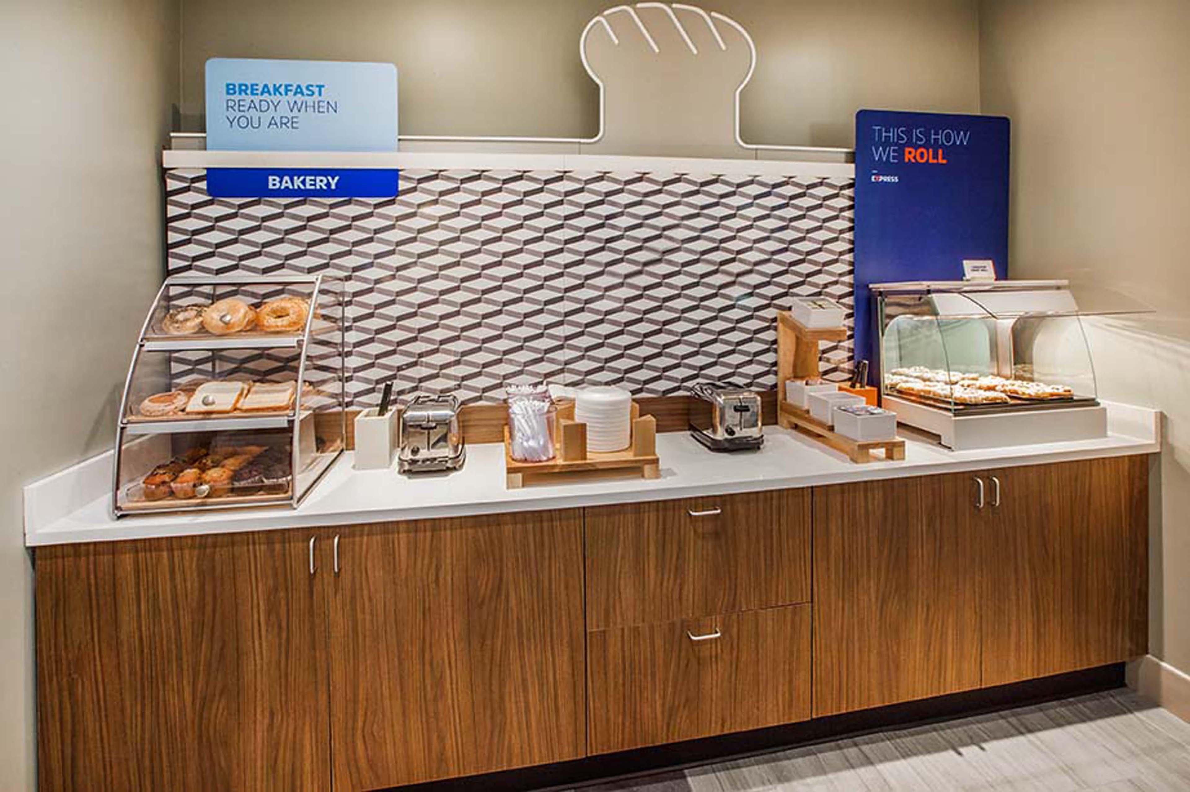 Holiday Inn Express Morgantown By Ihg Bagian luar foto