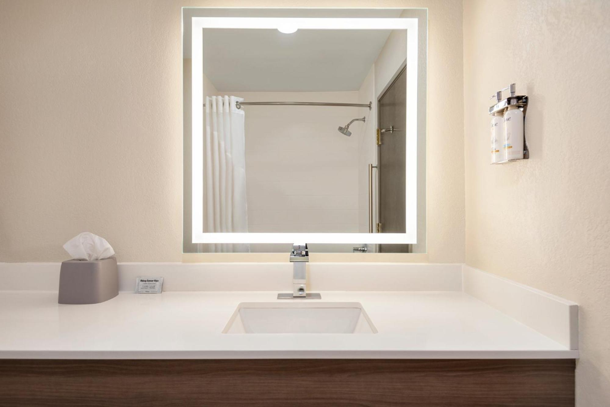 Holiday Inn Express Morgantown By Ihg Bagian luar foto