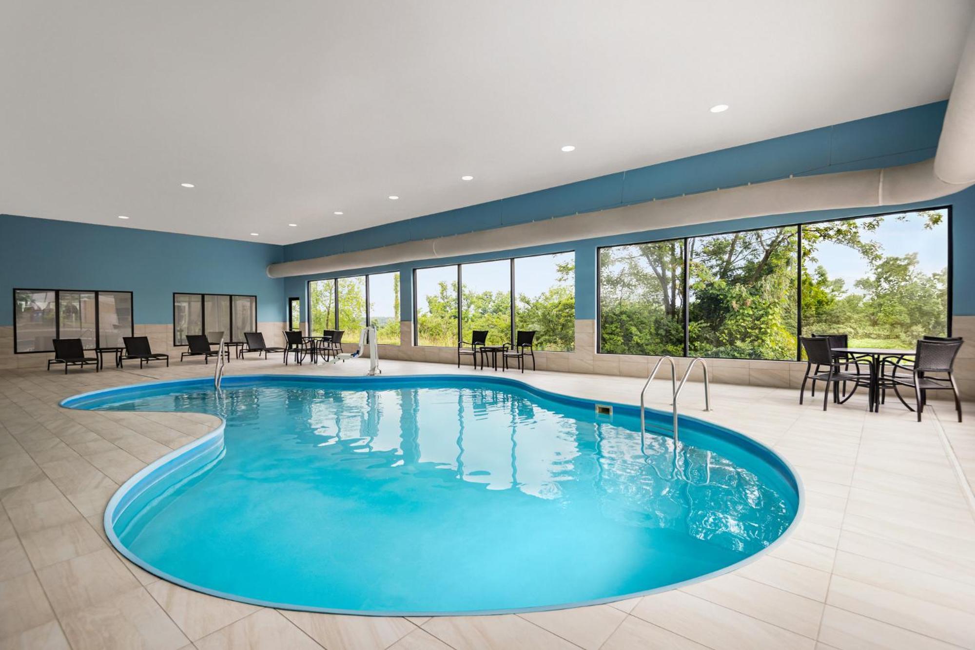 Holiday Inn Express Morgantown By Ihg Bagian luar foto