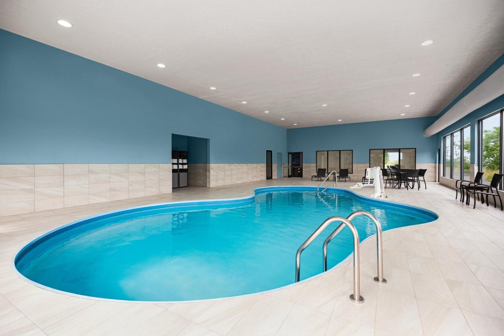 Holiday Inn Express Morgantown By Ihg Bagian luar foto