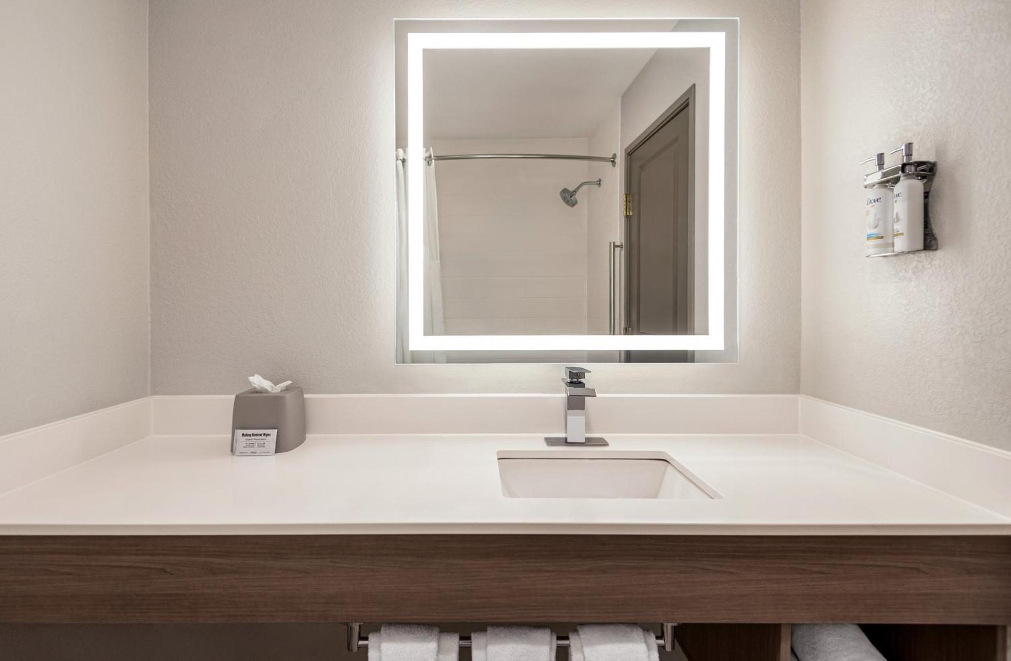 Holiday Inn Express Morgantown By Ihg Bagian luar foto