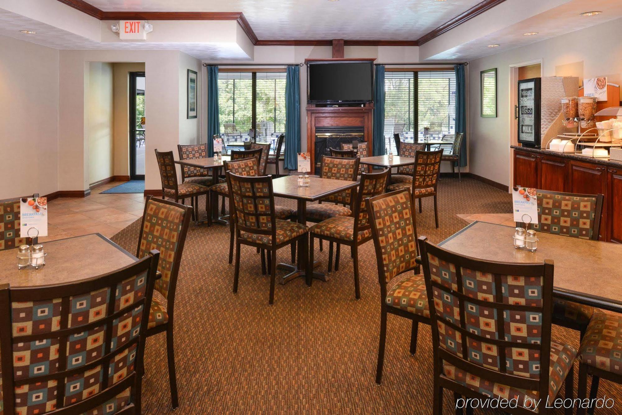 Holiday Inn Express Morgantown By Ihg Bagian luar foto